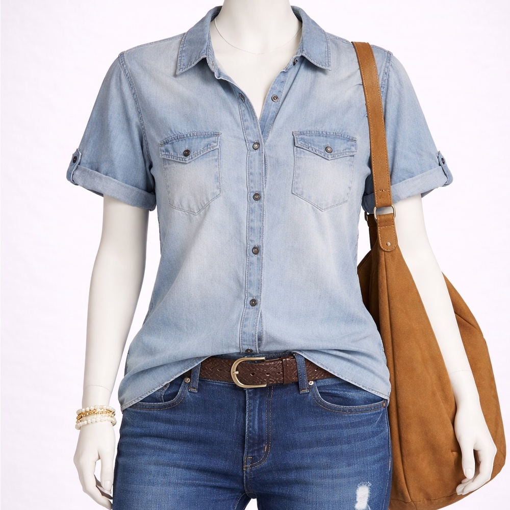 Women’s Calvin Klein Light Blue Button Down Shirt size M